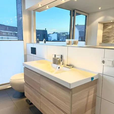 Elegant With Terrace Near Cologne & Duesseldorf وبرتال